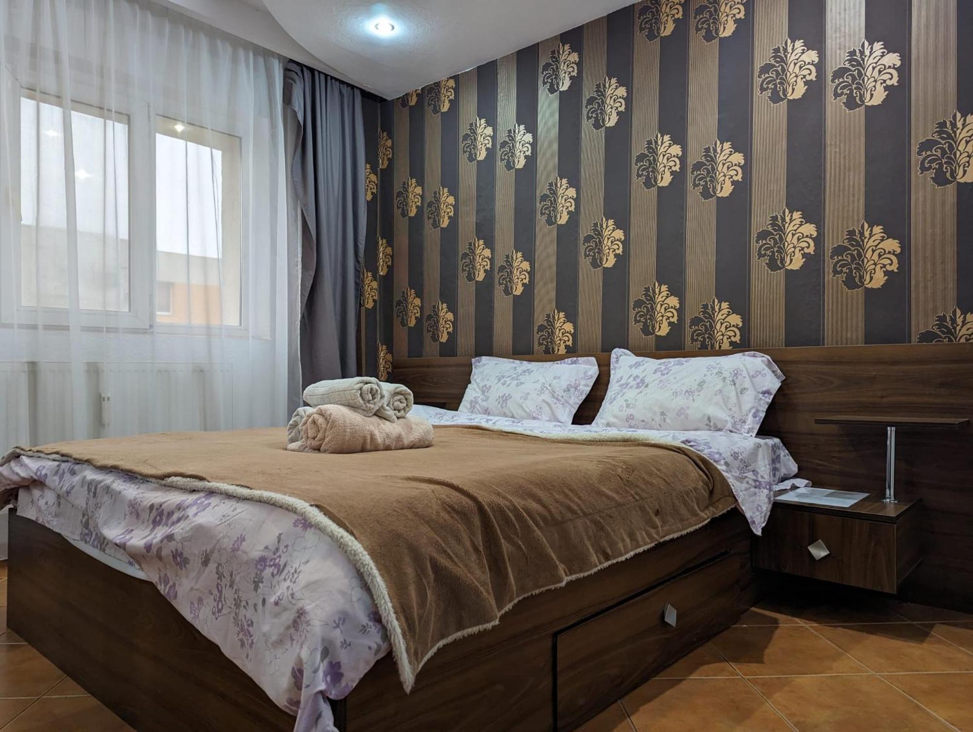 Modern Oasis With A Cozy Fireplace Your Stylish Apartment Minutes From Downtown Bucharest Exterior photo