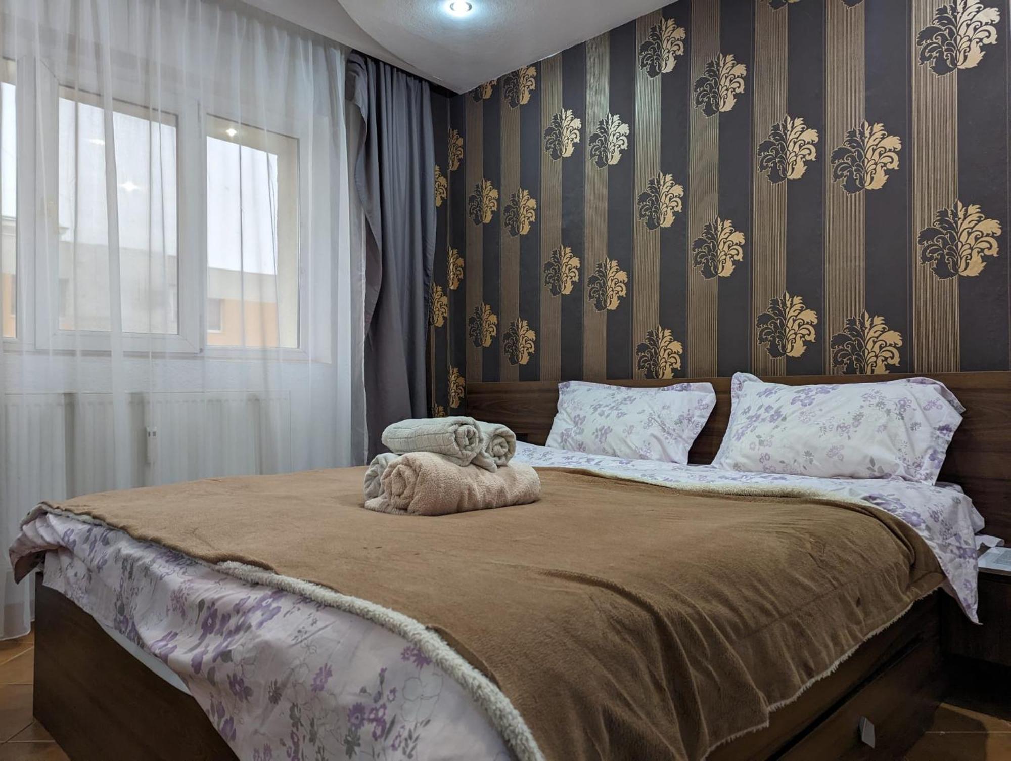Modern Oasis With A Cozy Fireplace Your Stylish Apartment Minutes From Downtown Bucharest Exterior photo